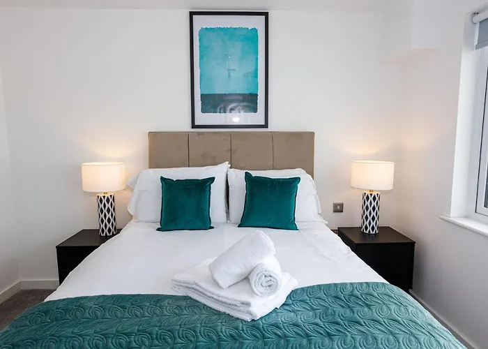 Contemporary 2 Bedroom Duplex In Salford Manchester